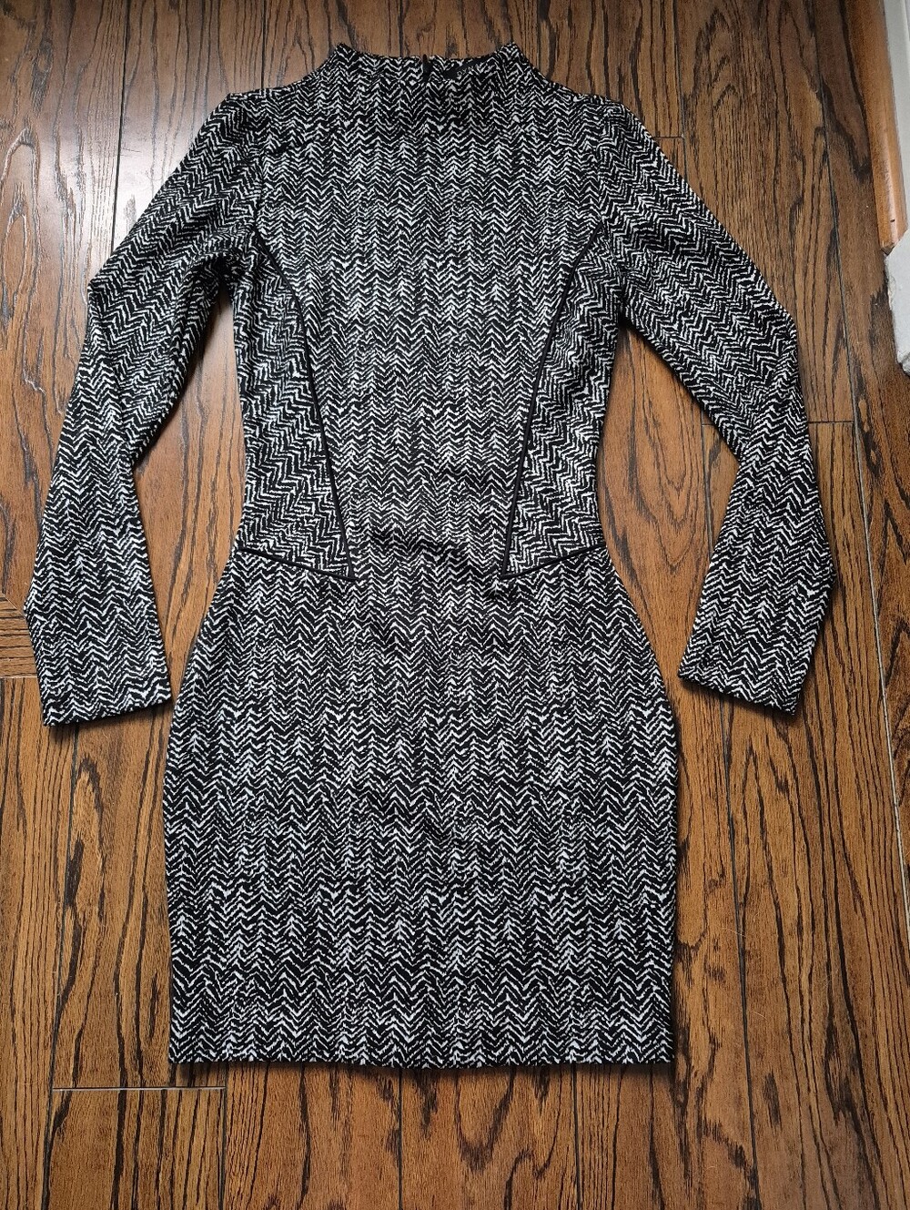 Dynamite Dress XS Black / White Herringbone Pattern - Longsleeve Dress